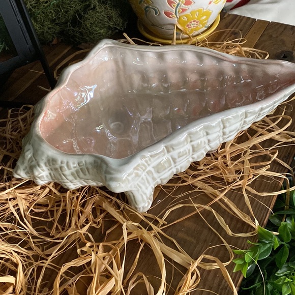 Pottery Barn Enchantment Under the Sea Pearlescent Glazed Conch Shell Bowl 🐚 - Picture 4 of 17